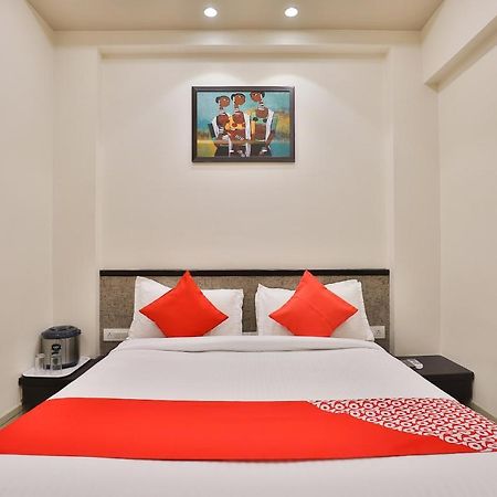 Oyo 23289 Hotel Anmol Palace Ahmedabad Luaran gambar