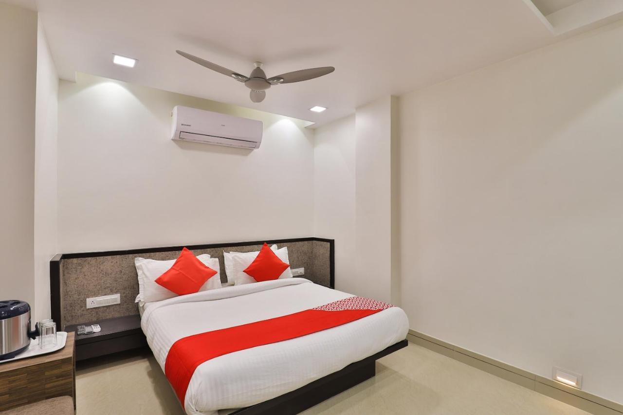 Oyo 23289 Hotel Anmol Palace Ahmedabad Luaran gambar