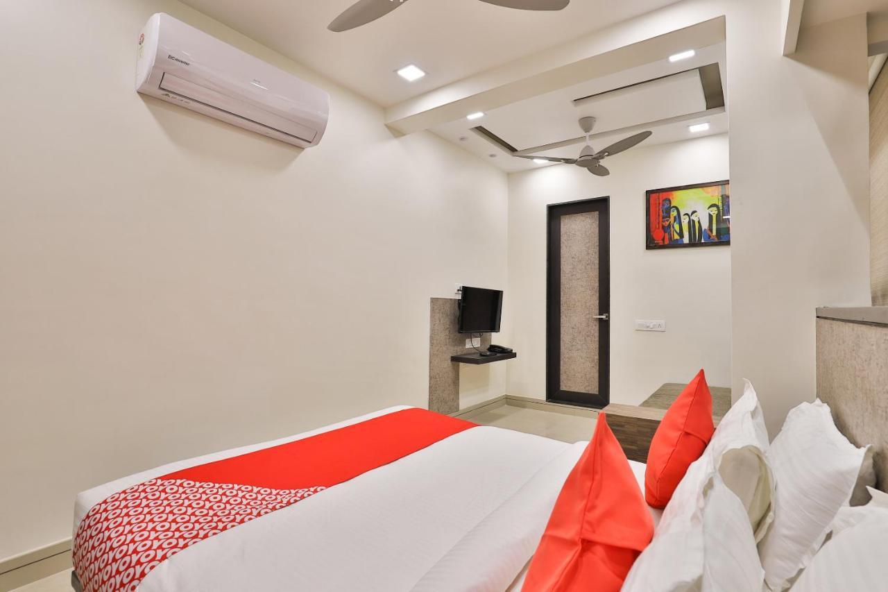Oyo 23289 Hotel Anmol Palace Ahmedabad Luaran gambar